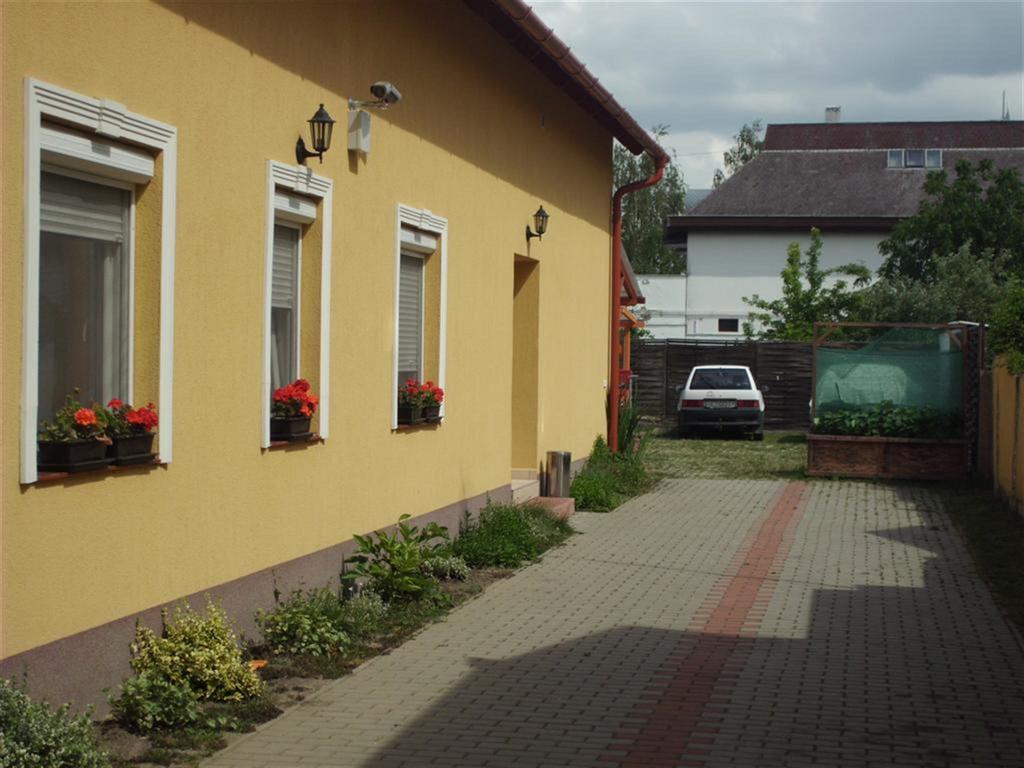 Andrea Apartman Hajduszoboszlo Luaran gambar
