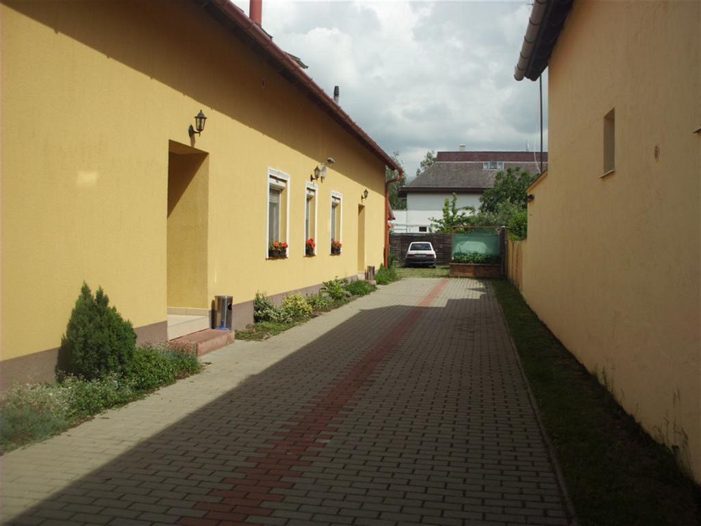 Andrea Apartman Hajduszoboszlo Luaran gambar